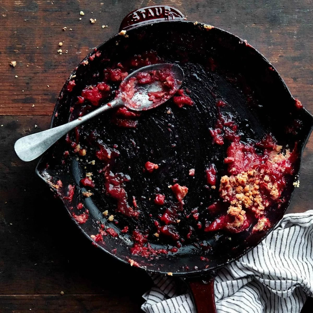 Staub 11'' Traditional Deep Skillet | Grenadine 7 Staub 11'' Traditional Deep Skillet | Grenadine - Image 5