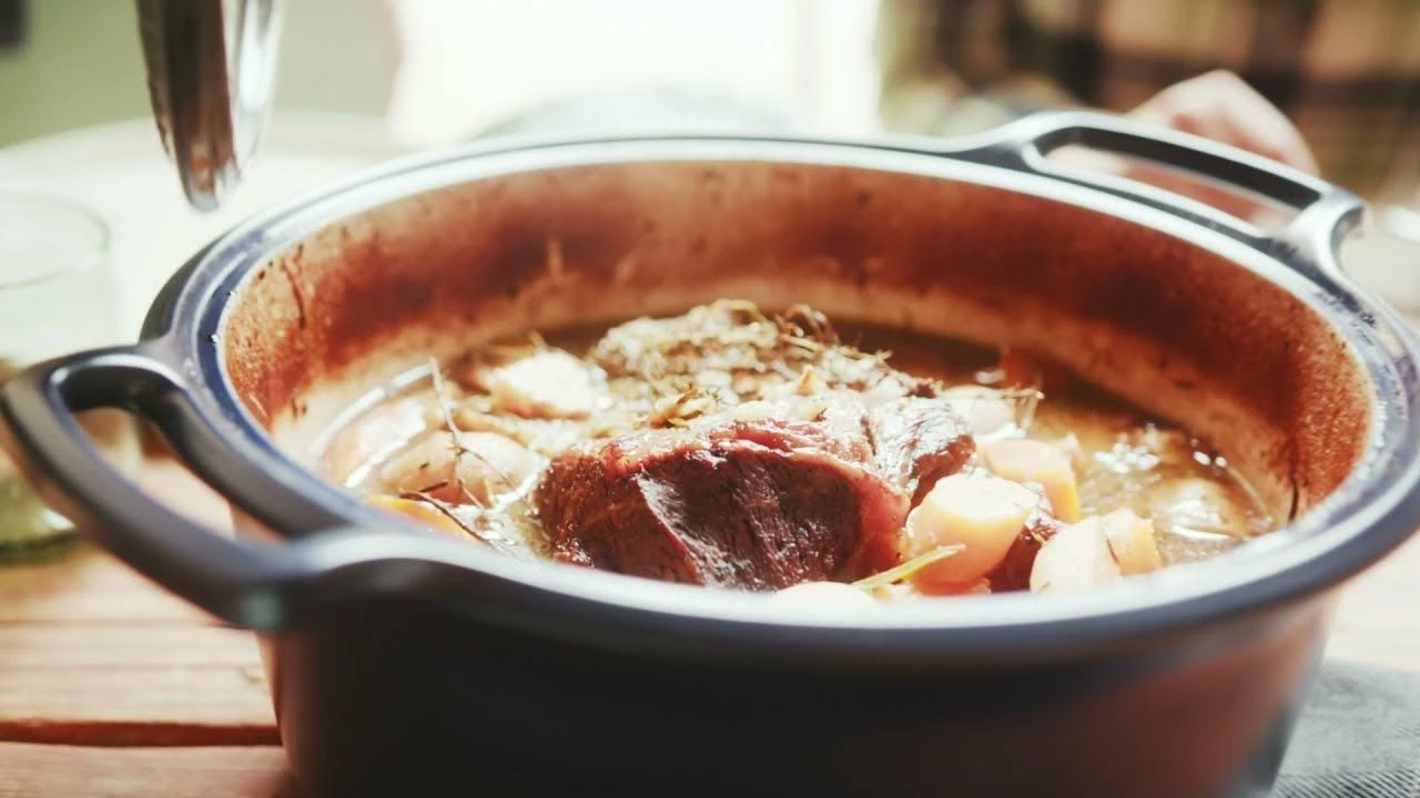 Emile Henry 4-Quart Sublime Stewpot | Indigo 6 Emile Henry 4-Quart Sublime Stewpot | Indigo - Image 4