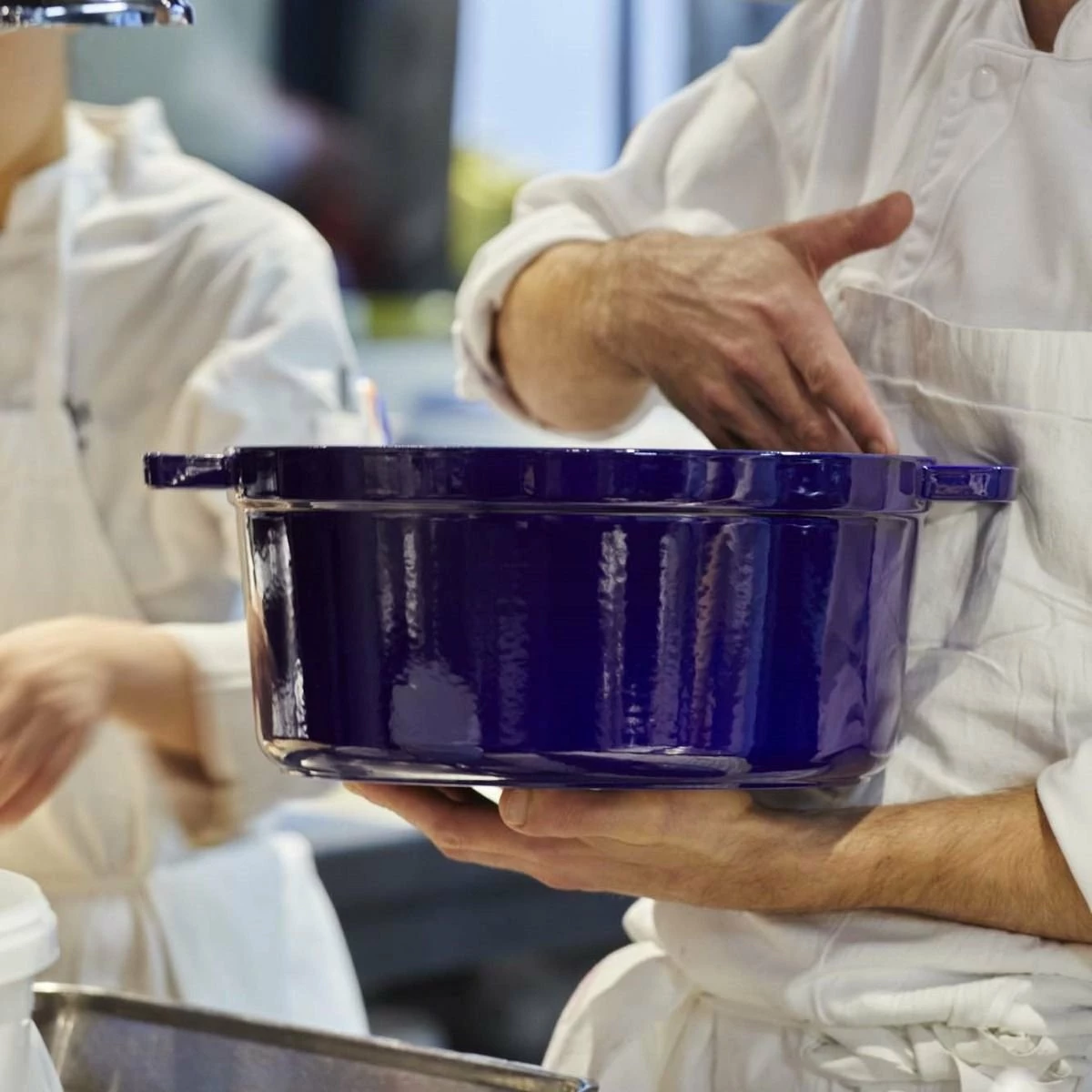 Staub 9 Qt. Round Cocotte/Dutch Oven | Dark Blue 5 Staub 9 Qt. Round Cocotte/Dutch Oven | Dark Blue - Image 3