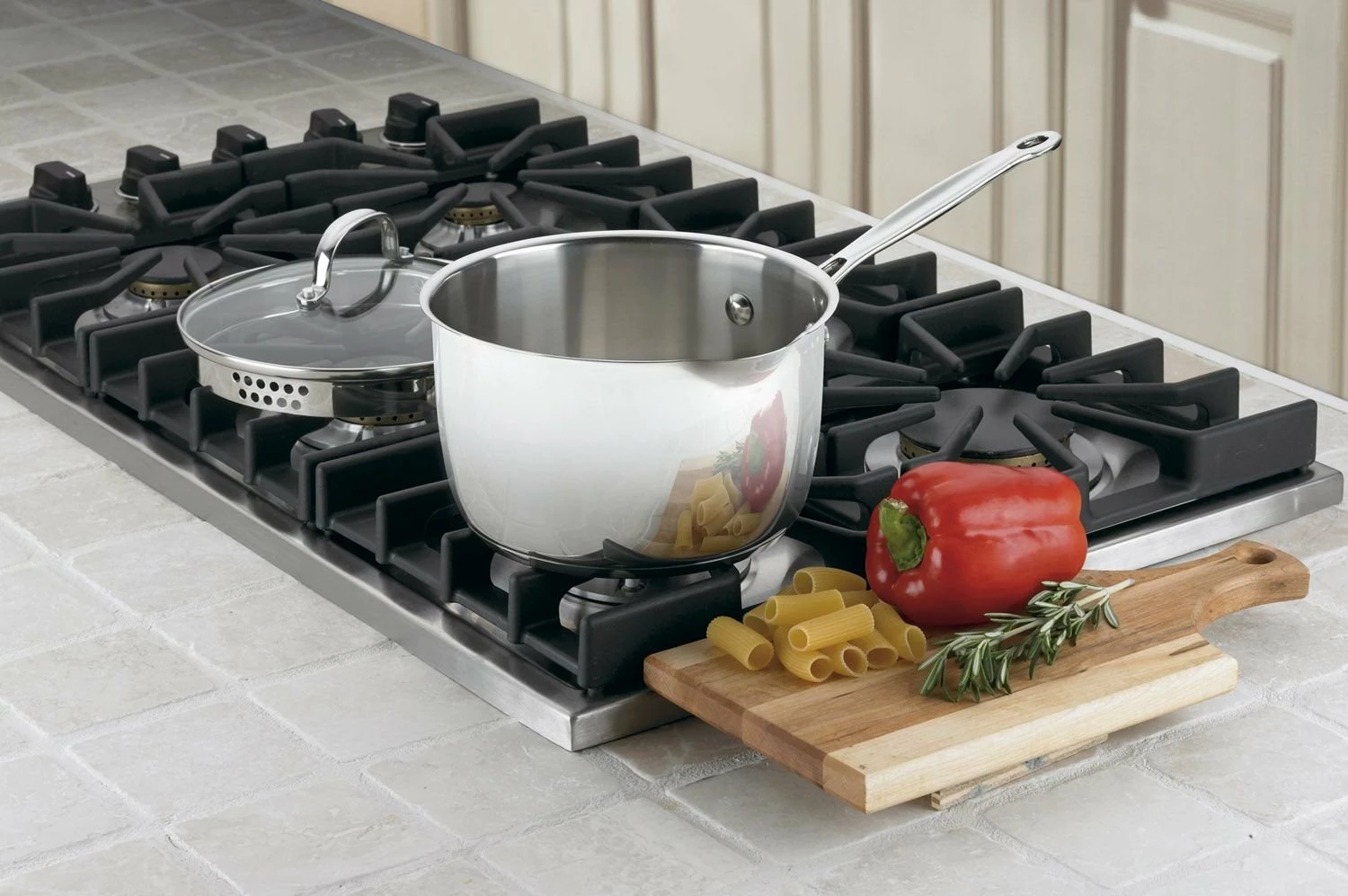 Cuisinart Chef's Classic Stainless Steel 3-Quart Cook & Pour Saucepan 4 Cuisinart Chef's Classic Stainless Steel 3-Quart Cook & Pour Saucepan - Image 2