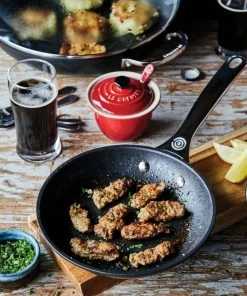 Le Creuset 9.5" Fry Pan | Toughened Nonstick Pro 16 Le Creuset 9.5" Fry Pan | Toughened Nonstick Pro -Cookware Sets Shop 9fry1