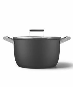 SMEG 8 Qt. Nonstick Casserole Dish With Lid | Black