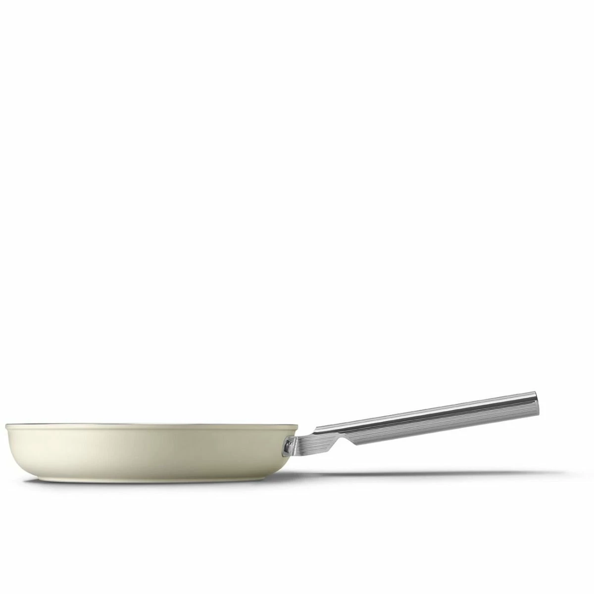 SMEG 10" Nonstick Fry Pan | Cream 3 SMEG 10" Nonstick Fry Pan | Cream