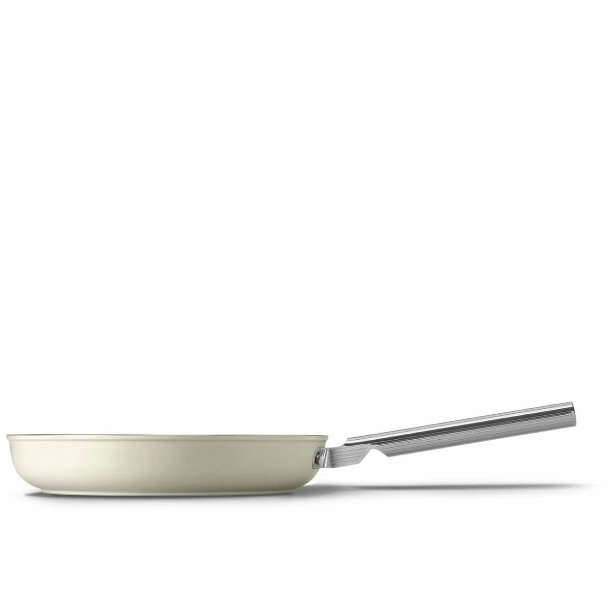 SMEG 11" Nonstick Fry Pan | Cream 3 SMEG 11" Nonstick Fry Pan | Cream