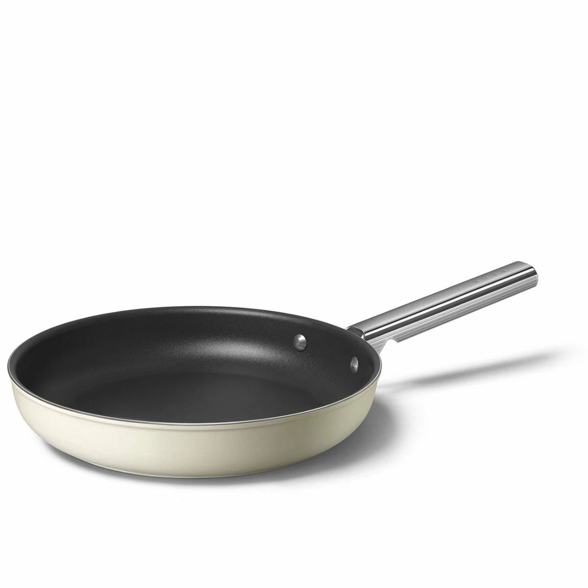 SMEG 11" Nonstick Fry Pan | Cream 5 SMEG 11" Nonstick Fry Pan | Cream - Image 3