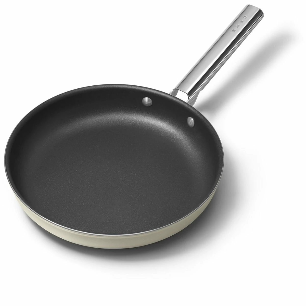 SMEG 11" Nonstick Fry Pan | Cream 4 SMEG 11" Nonstick Fry Pan | Cream - Image 2