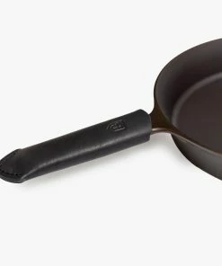 Field Company (Made In USA) Leather Skillet Handle Cover | Black 9 Field Company (Made In USA) Leather Skillet Handle Cover | Black -Cookware Sets Shop field lhc black angle