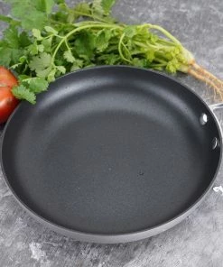 Swiss Diamond | Hard Anodized 10" Nonstick Frypan 12 Swiss Diamond | Hard Anodized 10" Nonstick Frypan -Cookware Sets Shop lifestyle4 1