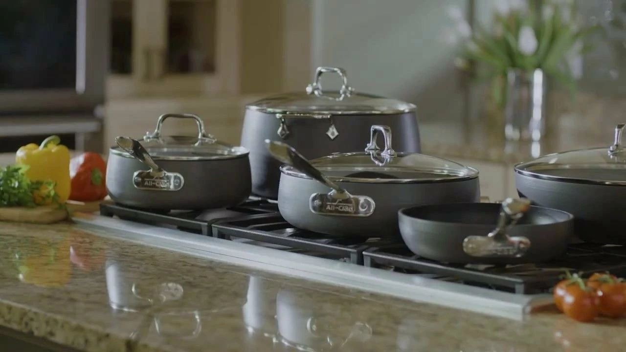 All-Clad HA1 Hard Anodized Nonstick Saucepan & Lid | 2.5 Qt. 8 All-Clad HA1 Hard Anodized Nonstick Saucepan & Lid | 2.5 Qt. - Image 6