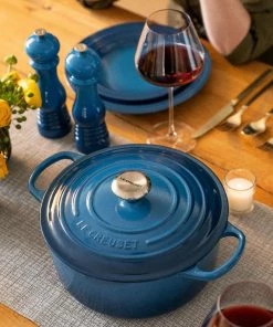 Le Creuset 5.5 Qt. Round Signature Cast Iron Dutch Oven With Stainless Steel Knob | Marseille Blue -Cookware Sets Shop rs16006 0921 lecreuset lifestyle 43