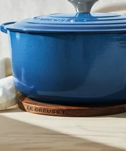 Le Creuset 5.5 Qt. Round Signature Cast Iron Dutch Oven With Stainless Steel Knob | Marseille Blue -Cookware Sets Shop rs16172 le creuset magnetictrivetattached ret 1