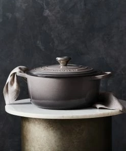 Le Creuset 5.5 Qt. Round Signature Dutch Oven With Stainless Steel Knob | Oyster Grey -Cookware Sets Shop rs8920 180820 lecreuset oysterrdo 0379 silver