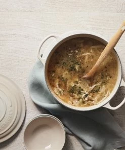 Le Creuset 5.5 Qt. Round Signature Cast Iron Dutch Oven With Stainless Steel Knob | Meringue White 12 Le Creuset 5.5 Qt. Round Signature Cast Iron Dutch Oven With Stainless Steel Knob | Meringue White -Cookware Sets Shop rs9179 spring 2019 meringuesouprdo 0848