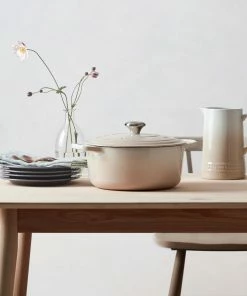 Le Creuset 5.5 Qt. Round Signature Cast Iron Dutch Oven With Stainless Steel Knob | Meringue White 15 Le Creuset 5.5 Qt. Round Signature Cast Iron Dutch Oven With Stainless Steel Knob | Meringue White -Cookware Sets Shop rs9182 spring 2019 meringuetablescapeplates 0337