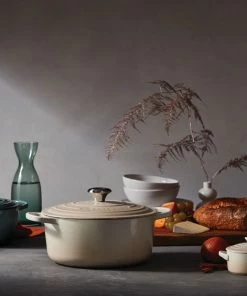 Le Creuset 5.5 Qt. Round Signature Cast Iron Dutch Oven With Stainless Steel Knob | Meringue White 13 Le Creuset 5.5 Qt. Round Signature Cast Iron Dutch Oven With Stainless Steel Knob | Meringue White -Cookware Sets Shop rs9801 lca fall fallpalette02 1626oceanmeringue