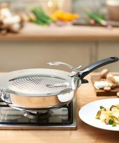 Fissler Universal Splatter Shield With Integrated Holder 11 Fissler Universal Splatter Shield With Integrated Holder -Cookware Sets Shop splatter4