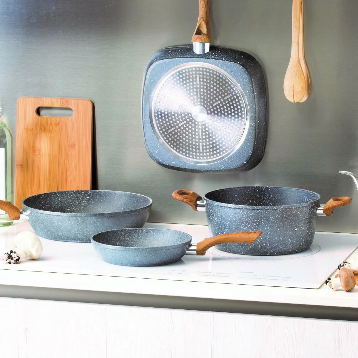 Tognana 11" Square Grill Pan | Stone & Wood Style 7 Tognana 11" Square Grill Pan | Stone & Wood Style - Image 5