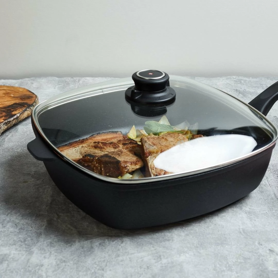 Swiss Diamond | XD Square Sauté Pan With Lid - 11" X 11" (5.3 Qt.) 5 Swiss Diamond | XD Square Sauté Pan With Lid - 11" X 11" (5.3 Qt.) - Image 3